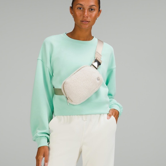 Everywhere Belt Bag Sherpa Fleece - IVORY/TRENCH - Picture 4 of 7